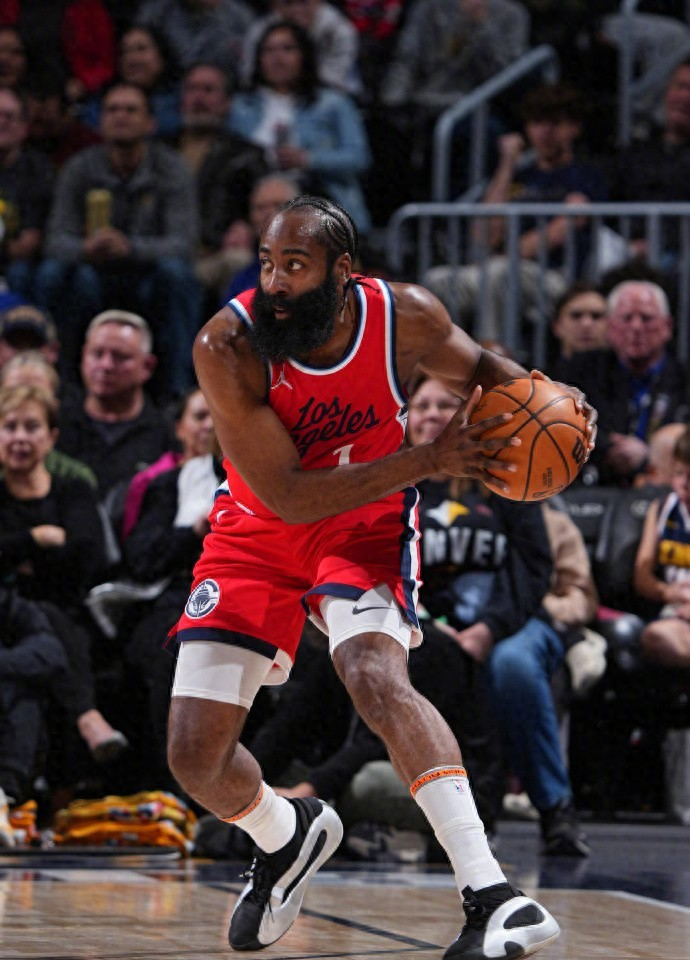 中欧体育登录入口包含集结日洛杉矶湖人备战欧超杯；造点机会细节曝光；赛场秩序良好；医务组通报恢复的词条